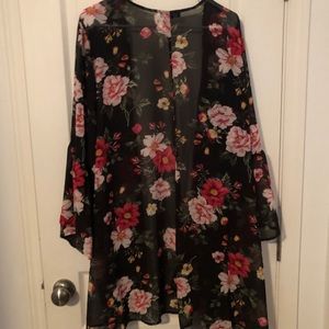 Torrid size 3 floral kimono